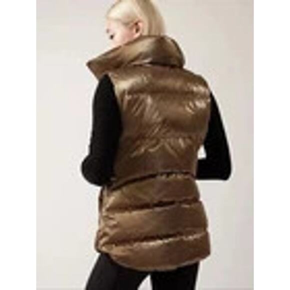 Athleta Downtown Metallic Gold Puffer Vest, Sports, Womens Sz XXS, New, NWOT - Picture 3 of 13